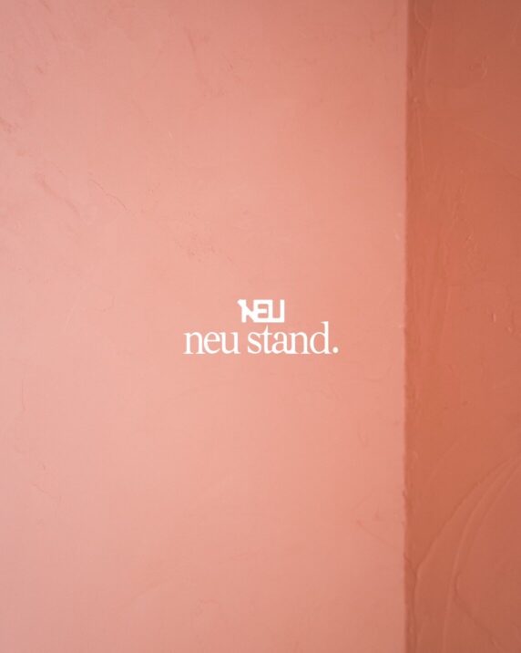 neu stand. (ニュー スタンド)
